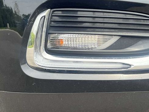 Used 2019 Buick Enclave Essence AWD/4WD image 23