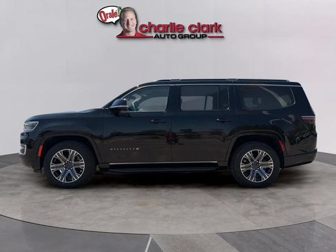 Used 2024 Jeep Wagoneer Series II AWD/4WD image 2