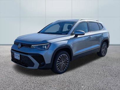 New 2025 Volkswagen Taos SE