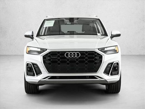 Certified 2025 Audi Q5 2.0T Premium Plus w/ Premium Plus Package AWD/4WD image 2