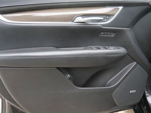 Used 2019 Cadillac XT5 Platinum AWD/4WD image 12