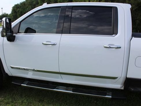 Used 2024 Chevrolet Silverado 2500 High Country w/ Z71 Off-Road Package AWD/4WD image 11
