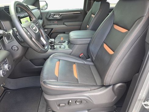 Used 2025 GMC Sierra 1500 AT4 w/ AT4 Premium Package AWD/4WD image 9
