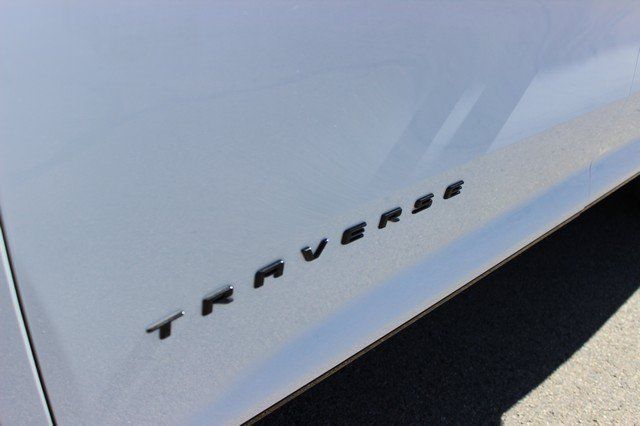 Used 2026 Chevrolet Traverse RS AWD/4WD image 2
