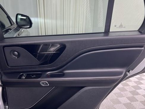 Used 2023 Lincoln Aviator Reserve w/ Equipment Group 201A image 18