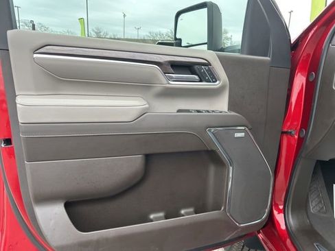 Used 2024 Chevrolet Silverado 2500 LTZ w/ LTZ Convenience Package image 11