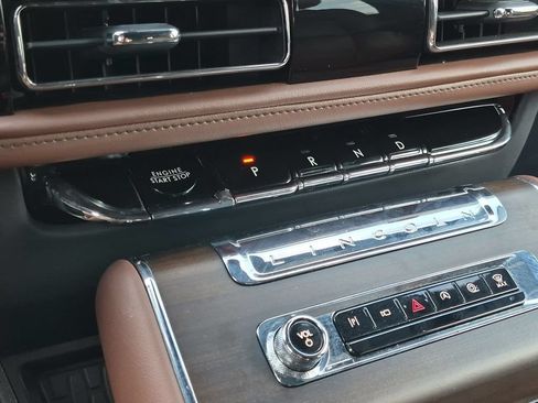 Used 2025 Lincoln Aviator Reserve w/ Equipment Group 201A AWD/4WD image 13