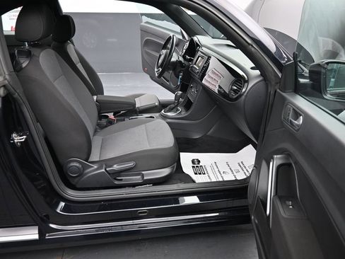 Used 2019 Volkswagen Beetle 2.0T S image 23