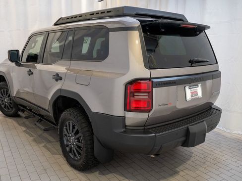 Used 2025 Toyota Land Cruiser image 5