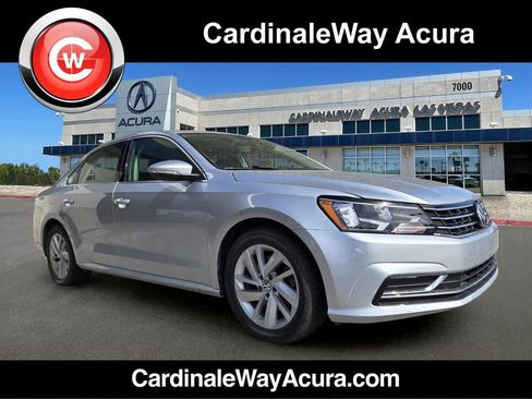 Used 2018 Volkswagen Passat 2.0T SE image 1