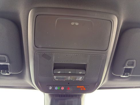 New 2026 Chevrolet Equinox LT w/ Convenience Package II AWD/4WD image 19