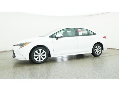 New 2026 Toyota Corolla LE image 18