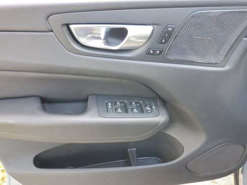 Certified 2023 Volvo XC60 B5 Plus w/ Climate Package FWD image 18
