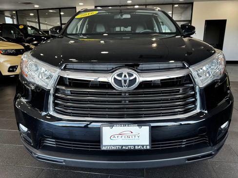 Used 2016 Toyota Highlander XLE AWD/4WD image 8