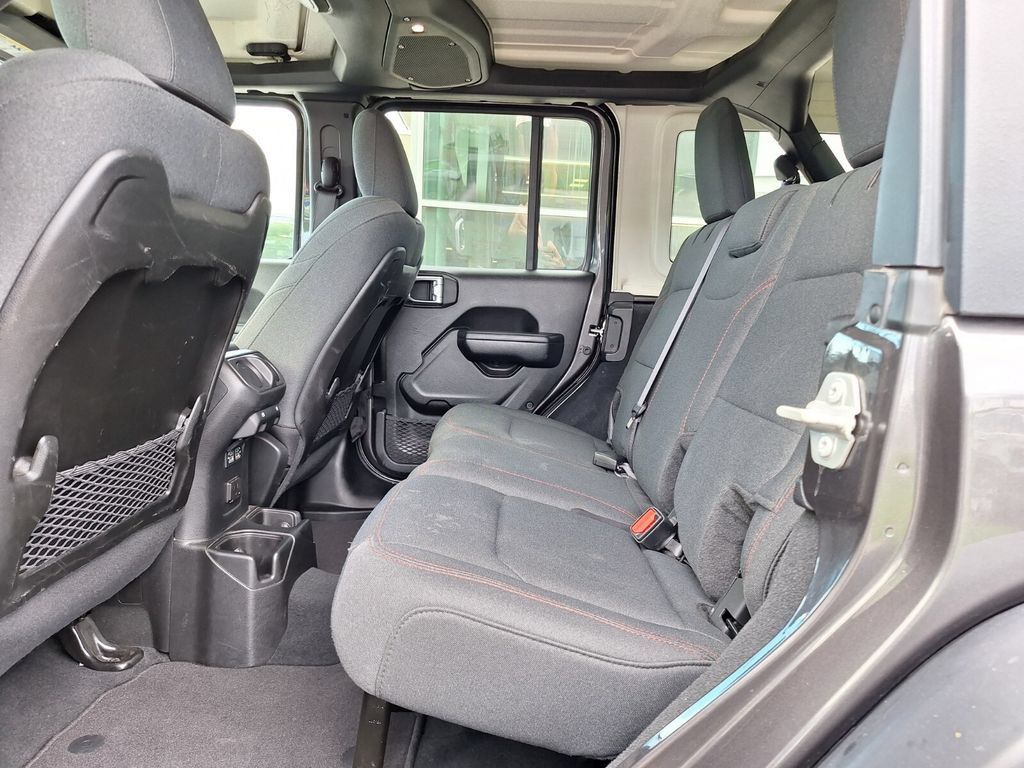 Used 2024 Jeep Wrangler Unlimited Rubicon AWD/4WD image 10