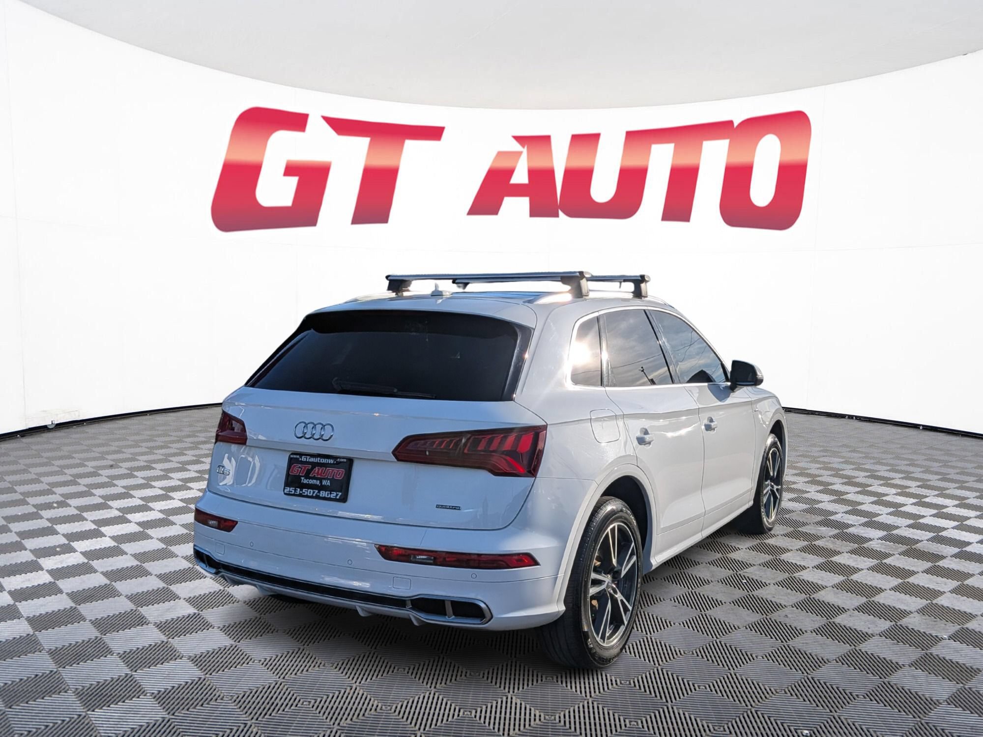 Used 2020 Audi Q5 e Premium Plus AWD/4WD image 4