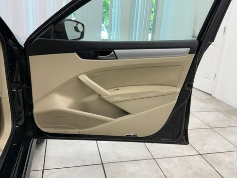 Used 2013 Volkswagen Passat TDI SE FWD image 23