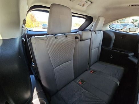 Used 2023 Toyota Highlander LE image 14