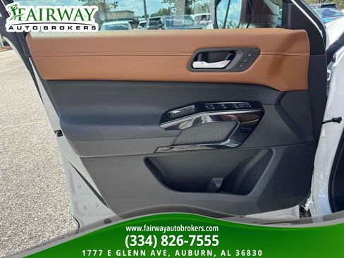 Used 2026 Nissan Pathfinder Platinum w/ Cargo Package FWD image 30