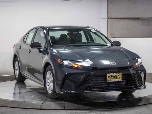 New 2025 Toyota Camry LE image 3