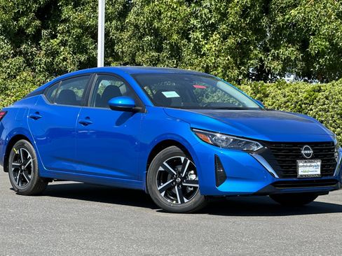 New 2025 Nissan Sentra SV image 2