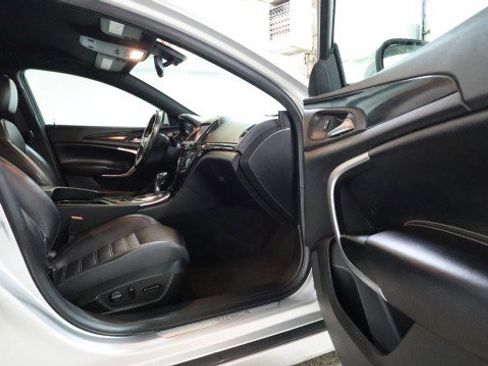 Used 2017 Buick Regal GS image 10