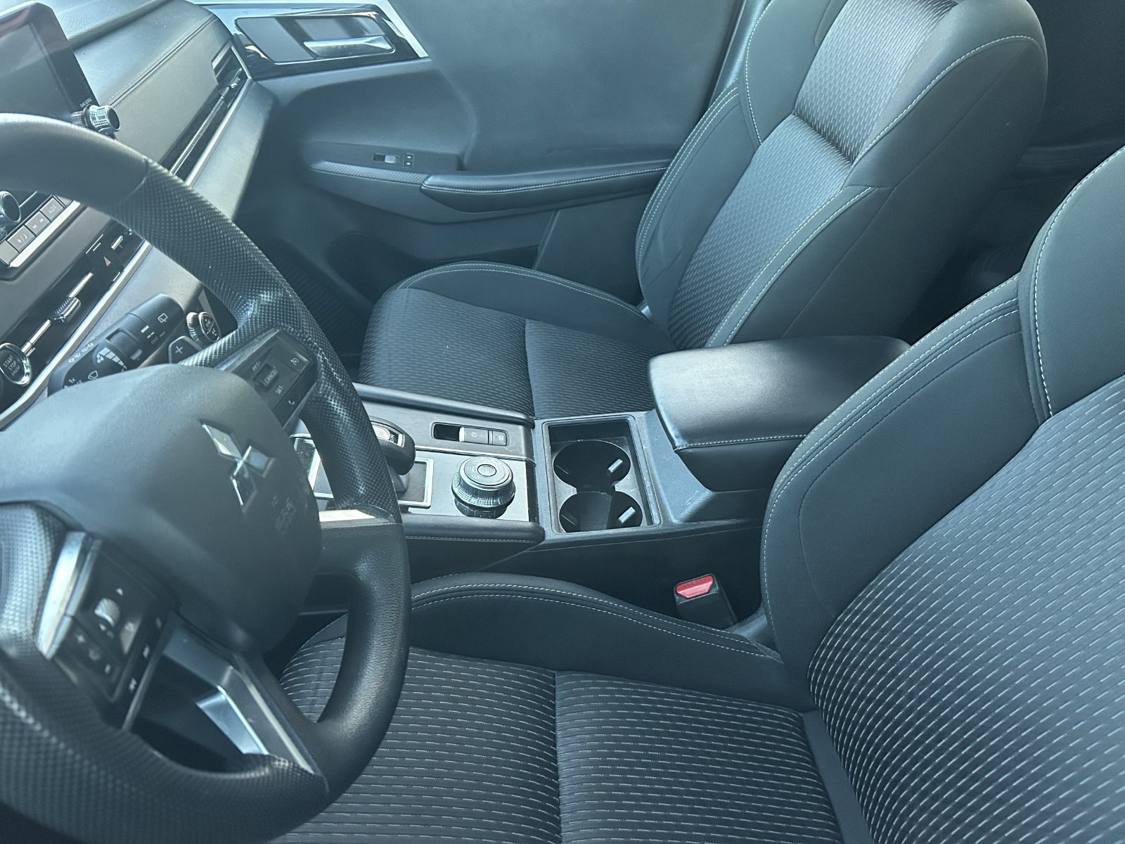 Used 2022 Mitsubishi Outlander ES FWD image 11