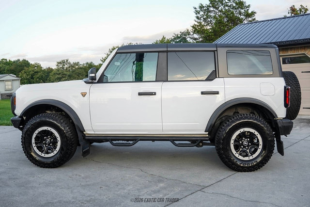 Used 2023 Ford Bronco Badlands w/ Sasquatch Package AWD/4WD image 3