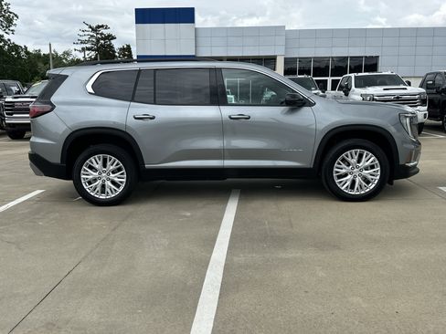 Certified 2026 GMC Acadia Elevation w/ Elevation Premium Package FWD image 7