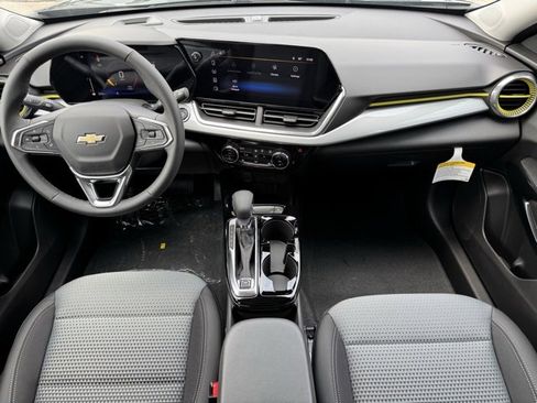 New 2025 Chevrolet Trax LT w/ Driver Confidence Package image 9