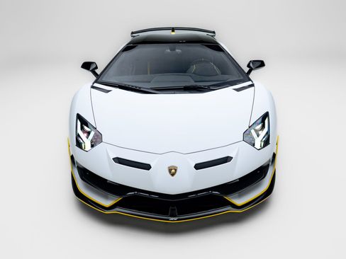 Used 2021 Lamborghini Aventador SVJ AWD/4WD image 17