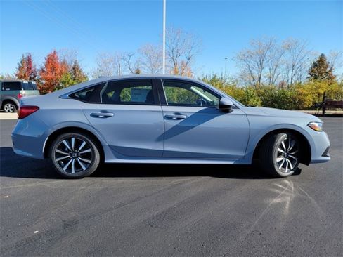 Used 2024 Honda Civic EX image 4