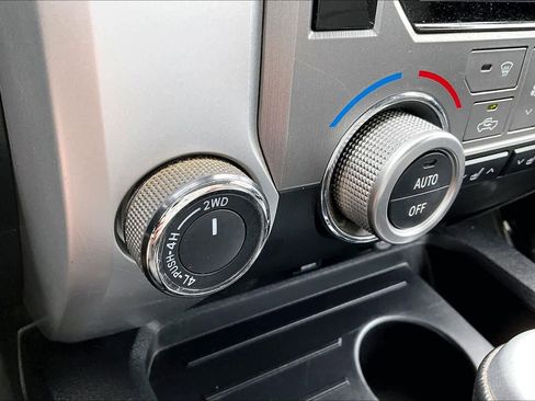 Used 2015 Toyota Tundra Limited w/ Limited Premium Package image 33