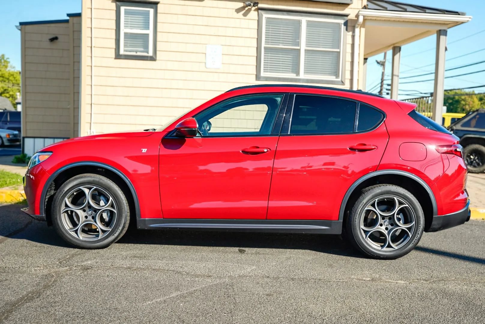 Used 2022 Alfa Romeo Stelvio Ti AWD/4WD image 8