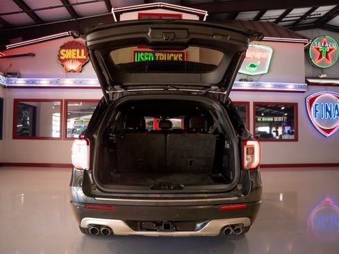 Used 2022 Ford Explorer Platinum w/ Equipment Group 601A image 27