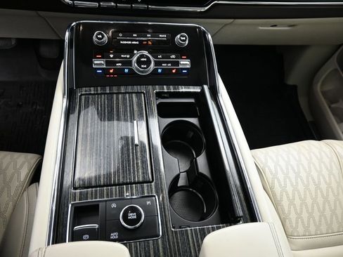 Used 2024 Lincoln Navigator Black Label image 15