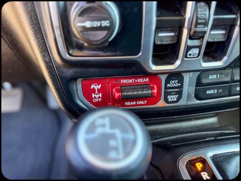 Certified 2025 Jeep Wrangler Unlimited Rubicon image 25