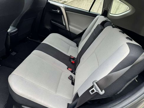 Used 2017 Toyota RAV4 XLE w/ Carpet Mat Package image 19