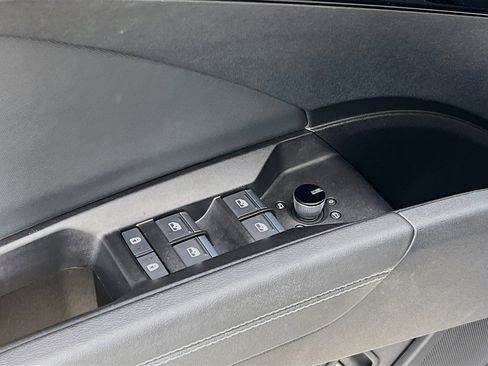 Used 2024 Audi Q4 e-tron Prestige w/ Black Optic Package image 10