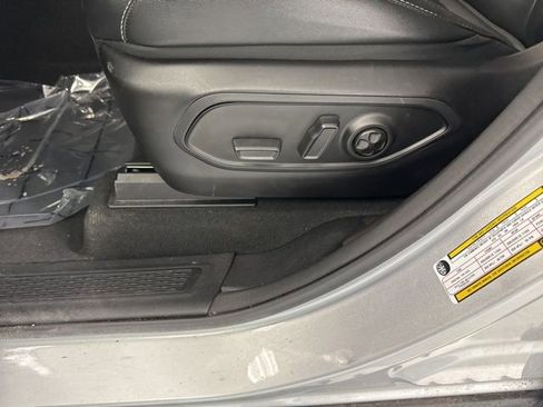 Used 2023 Jeep Grand Cherokee Limited w/ Luxury Tech Group II image 17