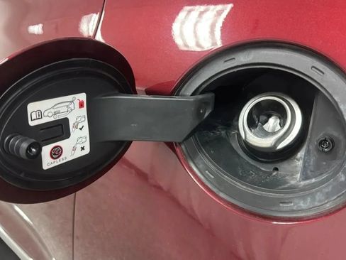 Used 2017 Chrysler Pacifica Limited FWD image 29