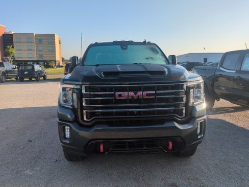 Used 2020 GMC Sierra 2500 AT4 w/ AT4 Premium Package AWD/4WD image 2