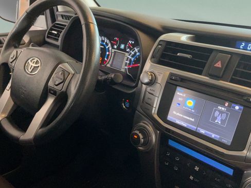 Used 2018 Toyota 4Runner Limited AWD/4WD image 38