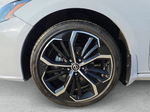 Used 2023 Nissan Altima 2.5 SR AWD/4WD image 23
