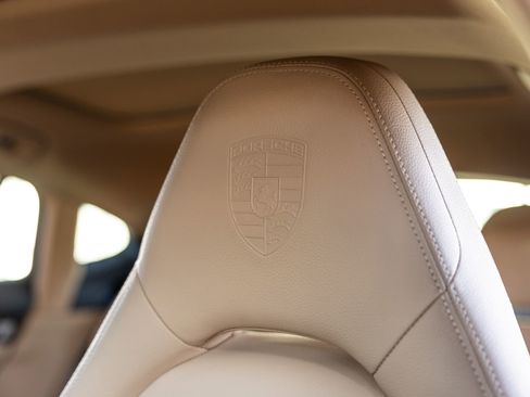 Certified 2023 Porsche Panamera Platinum Edition image 28