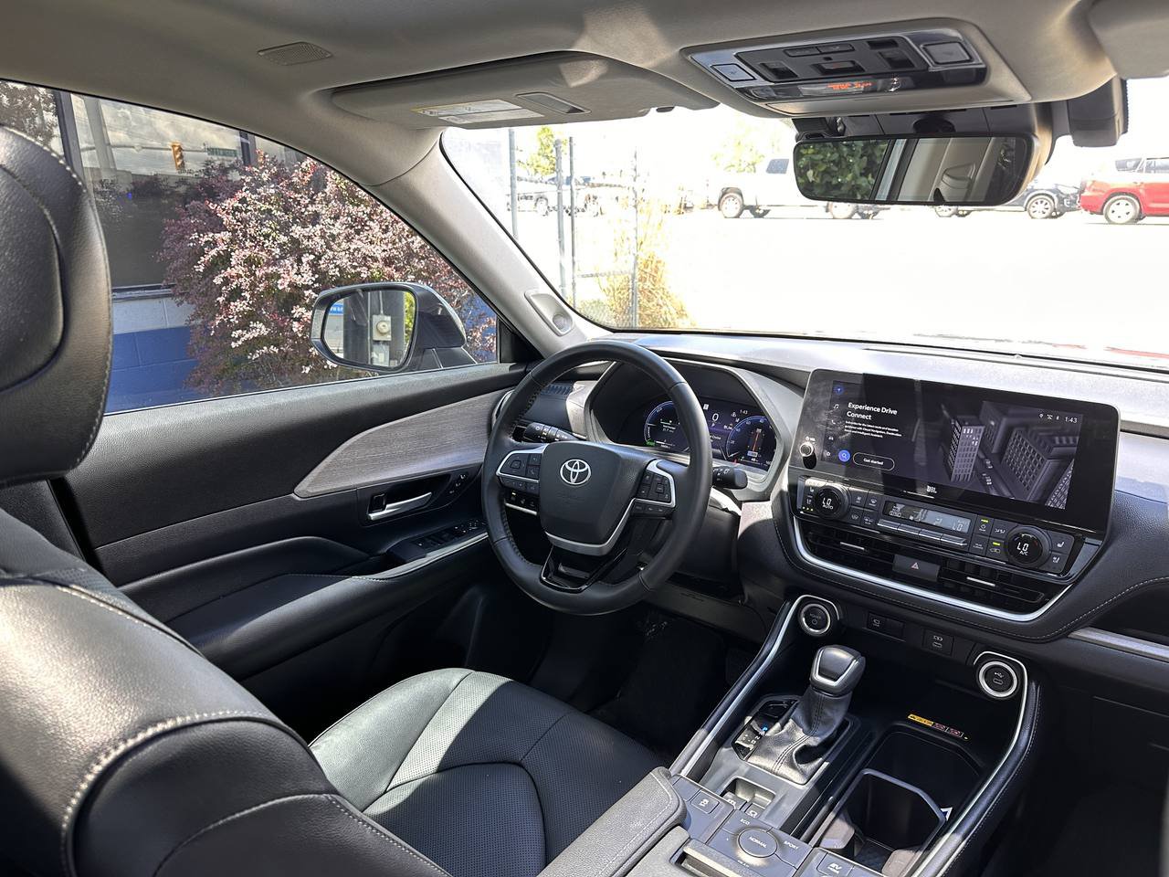 Used 2025 Toyota Grand Highlander AWD Hybrid w/ Blackout Package (GST) image 32