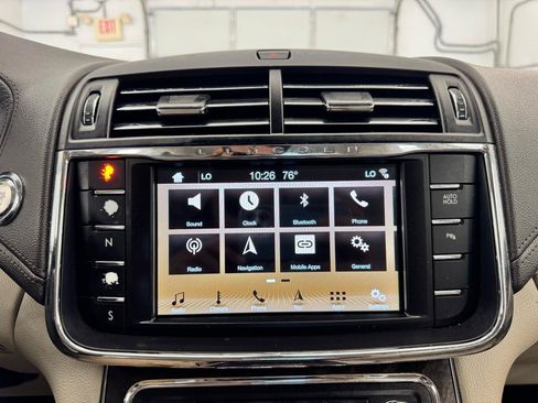 Used 2018 Lincoln Continental Select FWD image 36
