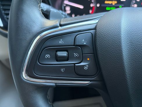 Used 2023 Buick Envision Avenir image 25