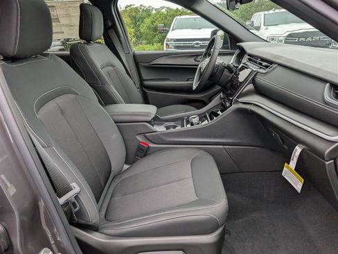 New 2025 Jeep Grand Cherokee Laredo X w/ Luxury Tech Group I image 8