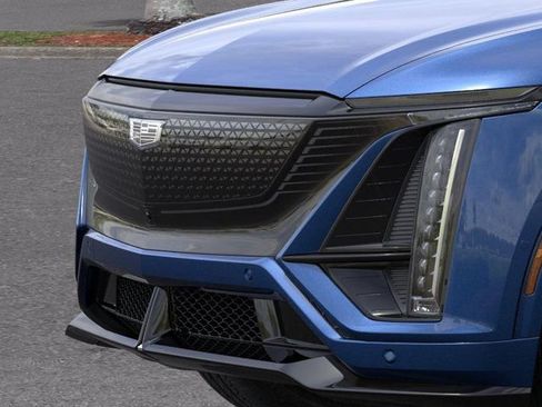 New 2026 Cadillac Lyriq V w/ LPO, Floor Liner Package AWD/4WD image 13